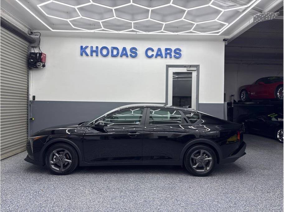 Used 2025 Kia K4 FWD image 1