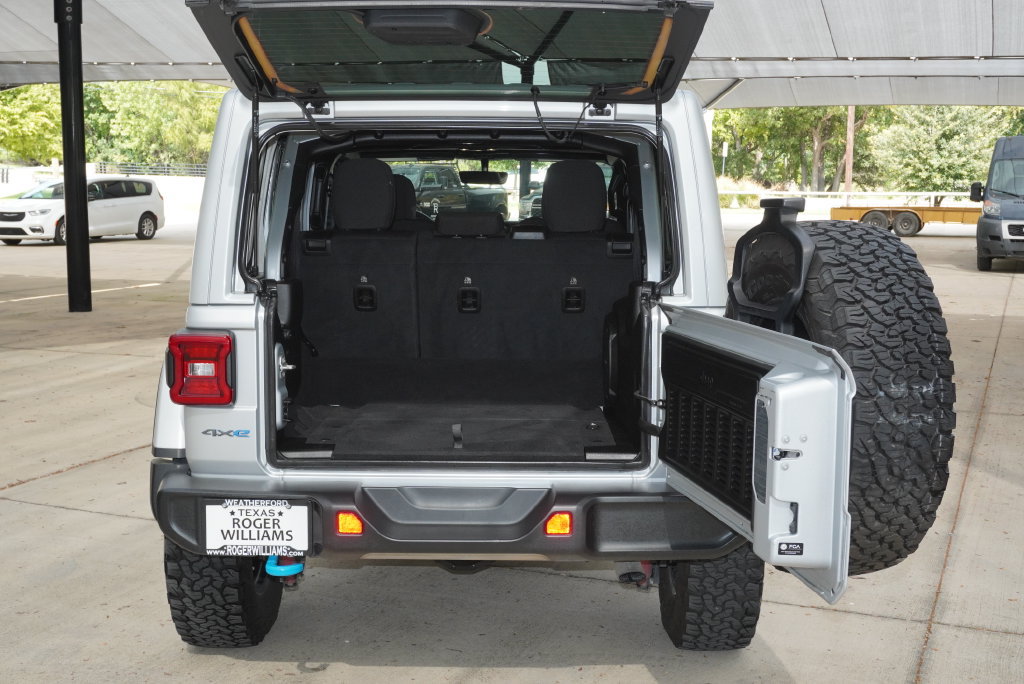 Used 2023 Jeep Wrangler Unlimited Rubicon 4xe AWD/4WD image 29
