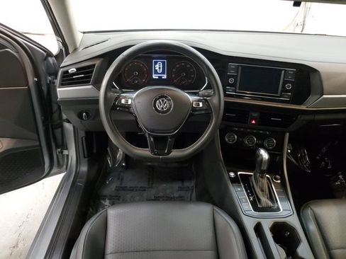 Used 2021 Volkswagen Jetta SE w/ SE Cold Weather Package FWD image 13