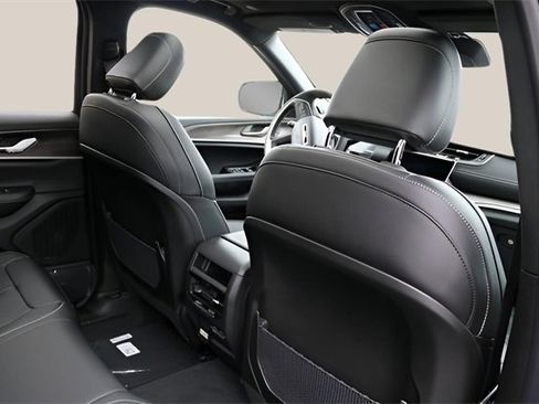 New 2025 Jeep Grand Cherokee Limited image 19