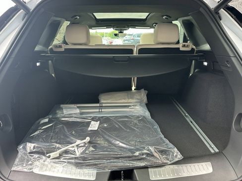 New 2025 Cadillac XT5 Sportv w/ Technology Package AWD/4WD image 3