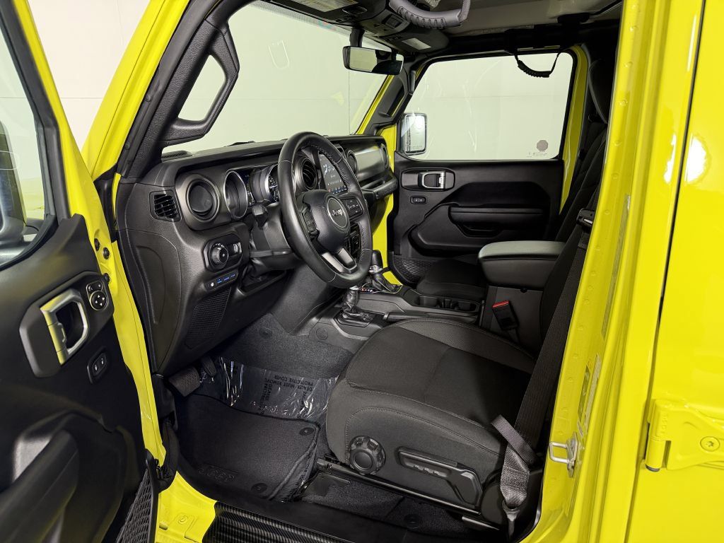 Used 2023 Jeep Wrangler Unlimited w/ Cold Weather Group AWD/4WD image 21