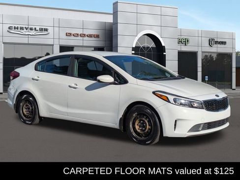 Used 2017 Kia Forte LX image 1