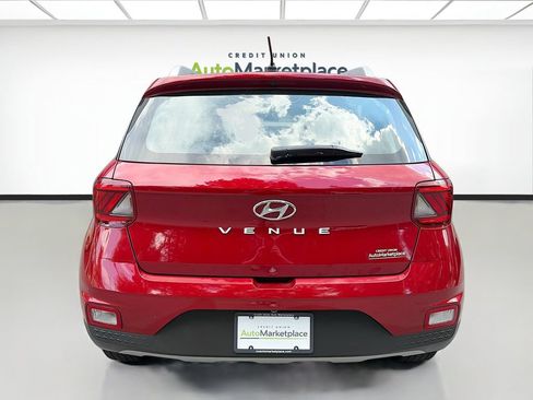 Used 2024 Hyundai Venue SEL FWD image 6