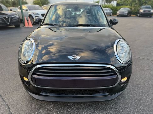 Used 2018 MINI Cooper 2-Door Hardtop image 8