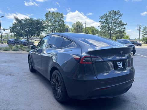 Used 2021 Tesla Model Y Long Range AWD/4WD image 7