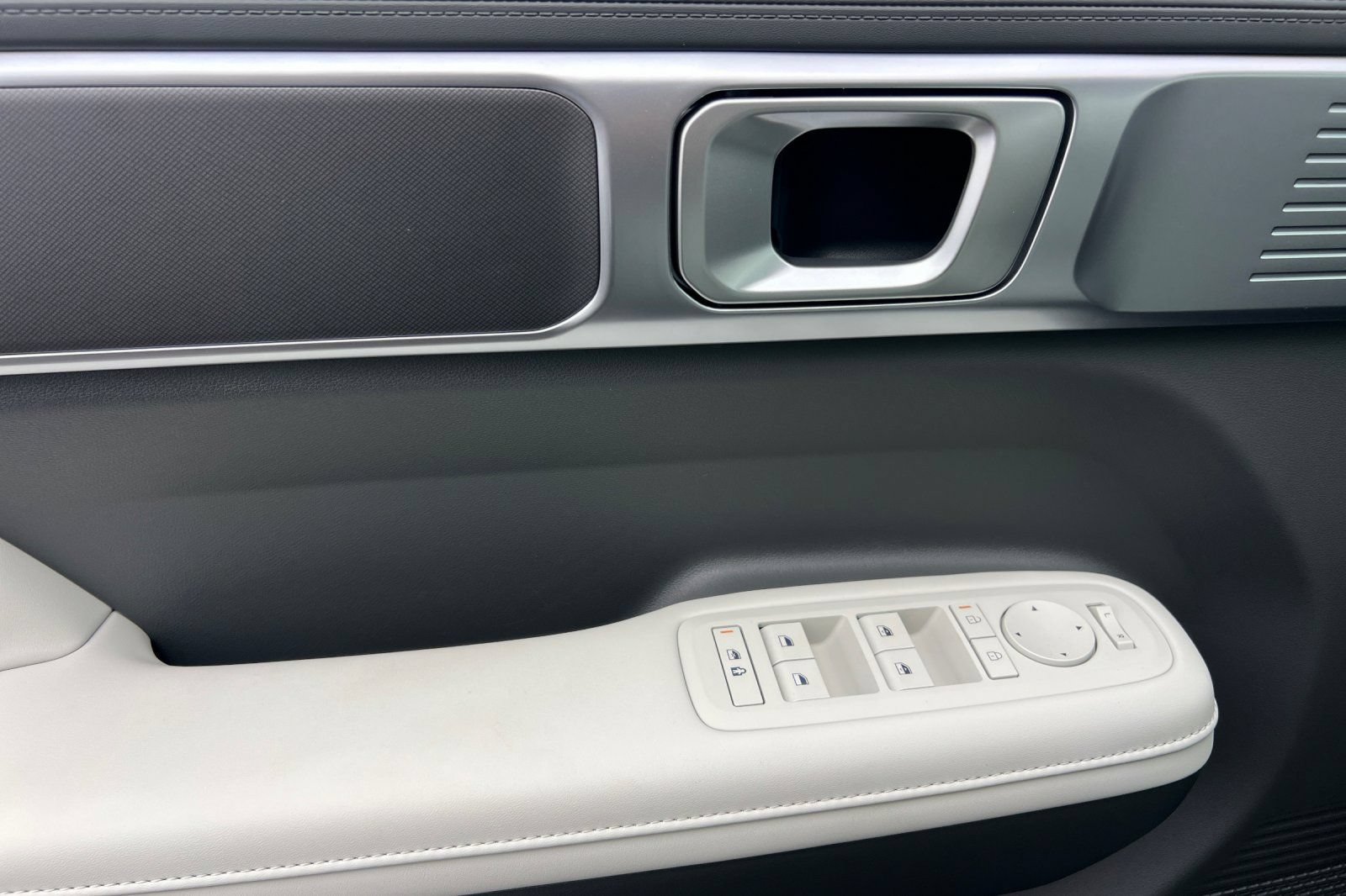 Certified 2026 Hyundai Santa Fe SEL AWD/4WD image 14