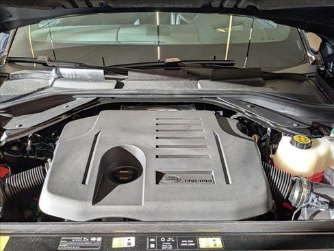 New 2025 Land Rover Range Rover SE image 18