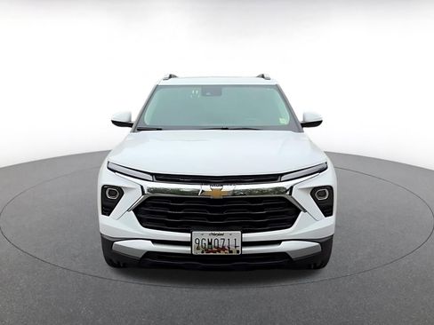 Used 2025 Chevrolet TrailBlazer LT FWD image 4