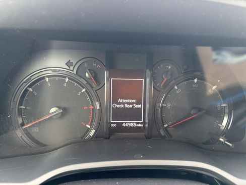 Used 2023 Toyota 4Runner SR5 Premium w/ Moonroof Package AWD/4WD image 16