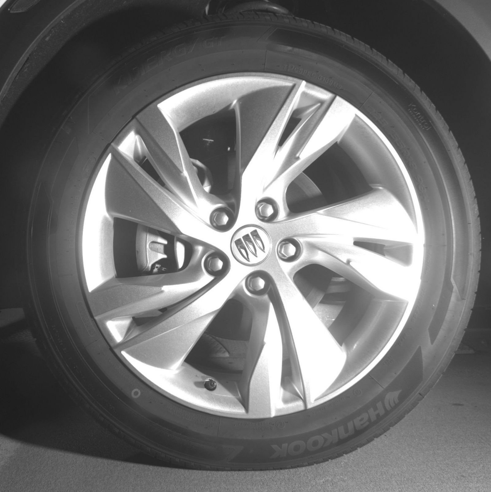 Used 2025 Buick Encore GX Preferred AWD/4WD image 13