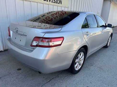 Used 2011 Toyota Camry LE image 8