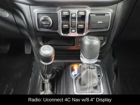 Used 2019 Jeep Wrangler Unlimited Sahara image 13