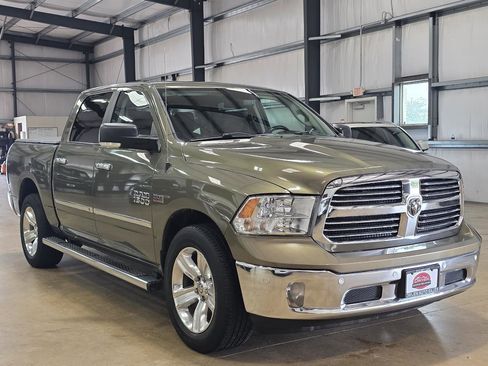 Used 2014 RAM 1500 Lone Star RWD image 3