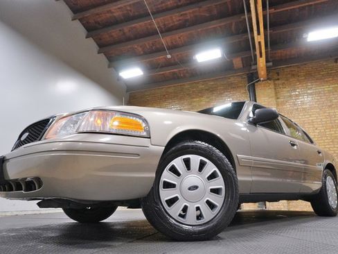 Used 2008 Ford Crown Victoria Police Interceptor RWD image 3