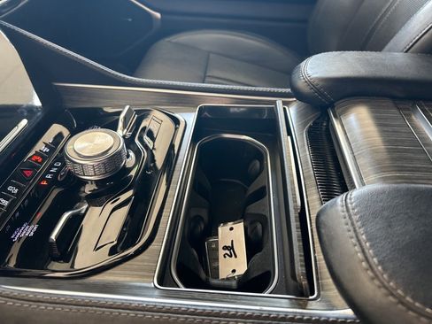 Used 2023 Jeep Wagoneer Series III w/ Preferred Equipment Group image 56