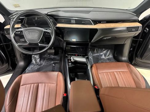 Used 2024 Audi Q8 e-tron Premium Plus w/ Premium Plus Package AWD/4WD image 3