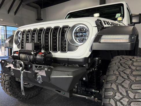 Used 2025 Jeep Wrangler Unlimited Rubicon image 5