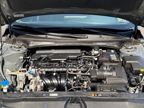 Used 2025 Hyundai Elantra SEL FWD image 32