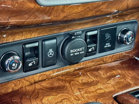 Used 2015 INFINITI QX80 2WD w/ Deluxe Technology Package image 21