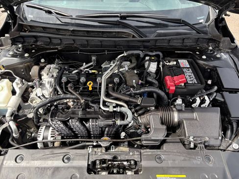 Used 2025 Nissan Altima 2.5 SV FWD image 32