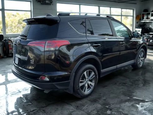 Used 2018 Toyota RAV4 XLE image 5