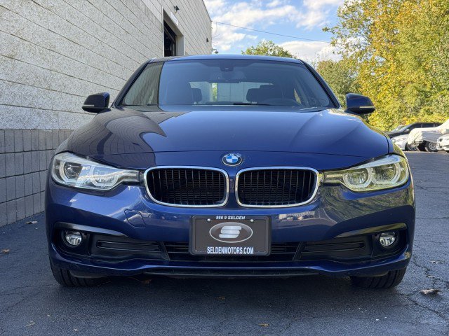 Used 2018 BMW 320i xDrive Sedan w/ Convenience Package AWD/4WD image 11