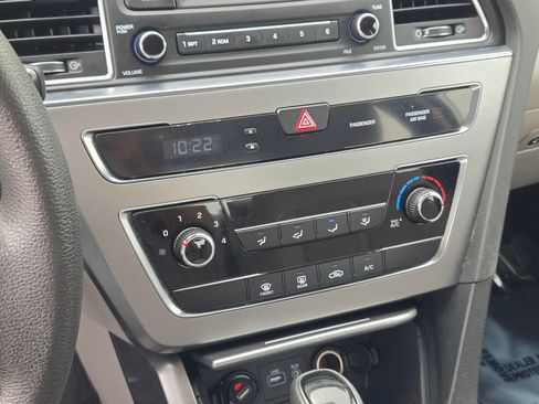 Used 2017 Hyundai Sonata SE FWD image 30