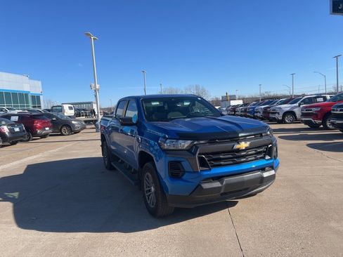 Used 2024 Chevrolet Colorado LT image 5