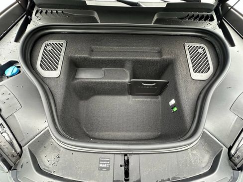Certified 2026 Porsche Macan Electric RWD image 42