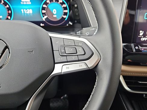 New 2026 Volkswagen Atlas Cross Sport SE image 16