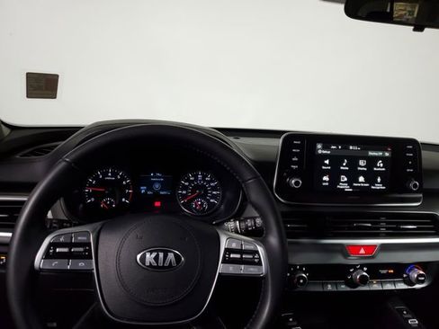 Used 2020 Kia Telluride S w/ S 8 Passenger Seating Package image 14