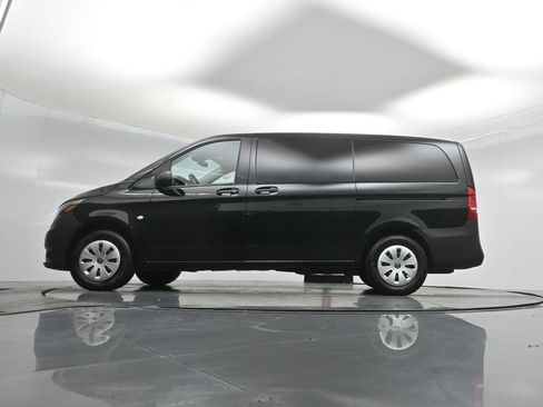 Used 2023 Mercedes-Benz Metris Passenger image 7