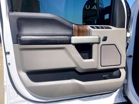 Used 2017 Ford F150 Lariat w/ Equipment Group 502A Luxury image 20