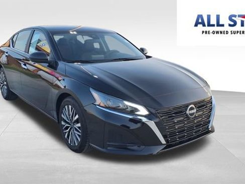 Used 2025 Nissan Altima 2.5 SV image 1