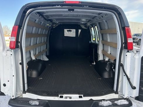 Used 2024 GMC Savana 2500 w/ Driver Convenience Package image 11