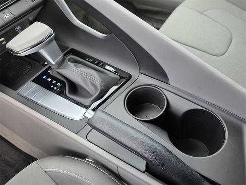 Certified 2025 Hyundai Elantra Sport image 19
