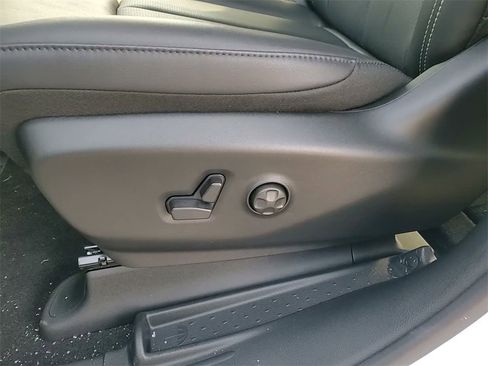 New 2026 Chrysler Pacifica Select image 24