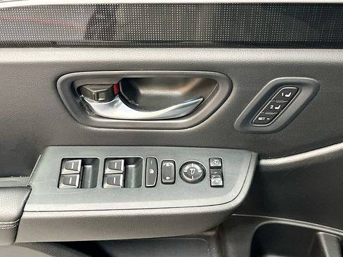 Used 2025 Honda Pilot Elite image 18