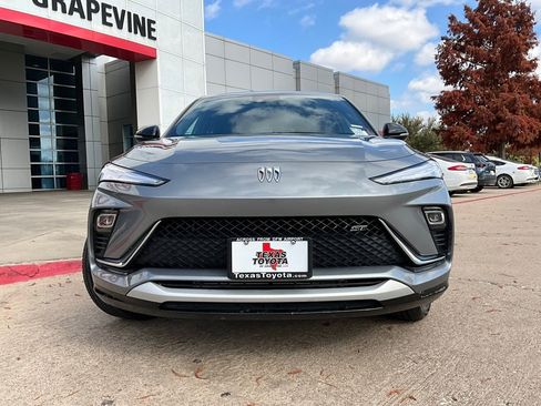 Used 2025 Buick Envista Sport Touring image 4