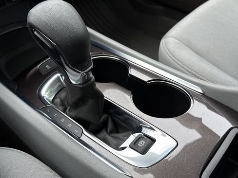 Used 2025 Chevrolet Malibu LT FWD image 26