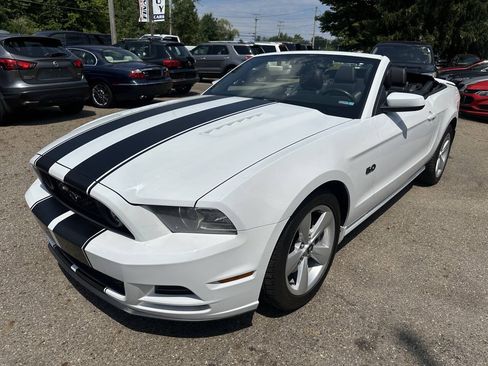 Used 2014 Ford Mustang GT Premium RWD image 2