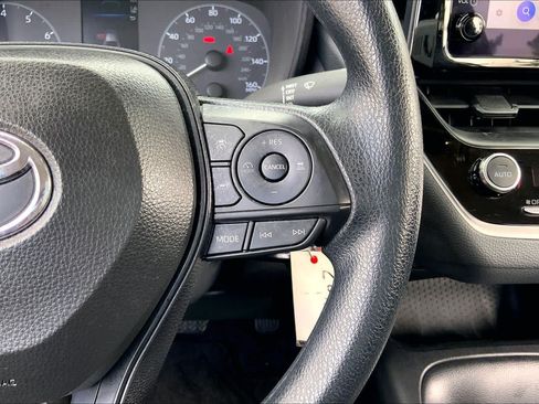 Used 2025 Toyota Corolla LE FWD image 23