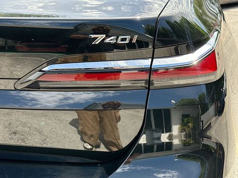 Certified 2024 BMW 740i RWD image 33