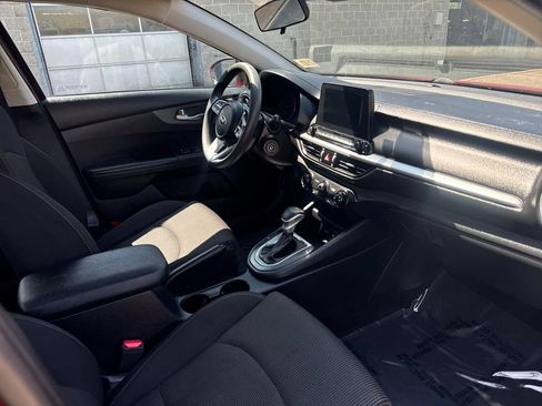 Used 2020 Kia Forte LXS FWD image 9