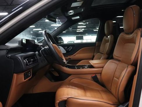 Used 2025 Lincoln Aviator Black Label w/ Jet Appearance Package AWD/4WD image 10