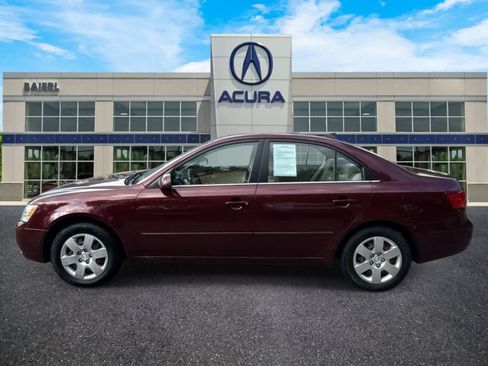 Used 2010 Hyundai Sonata GLS FWD image 2