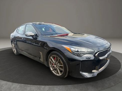 Used 2019 Kia Stinger GT2 image 3