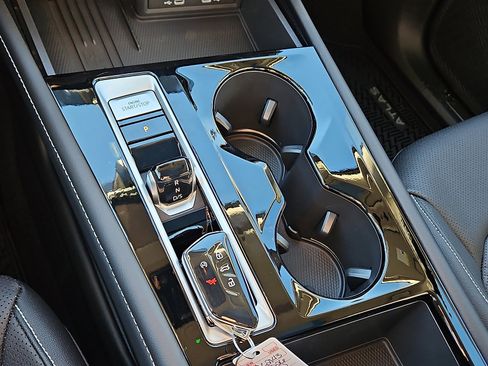 New 2026 Volkswagen Atlas SE image 16