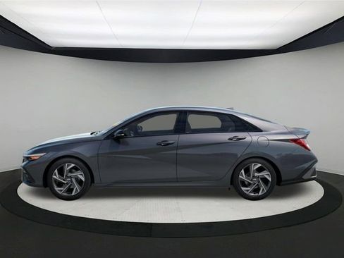 New 2025 Hyundai Elantra Sport image 4